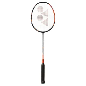 Yonex ASTROX 7 play, m/BG65 strenge og Yonex cover.